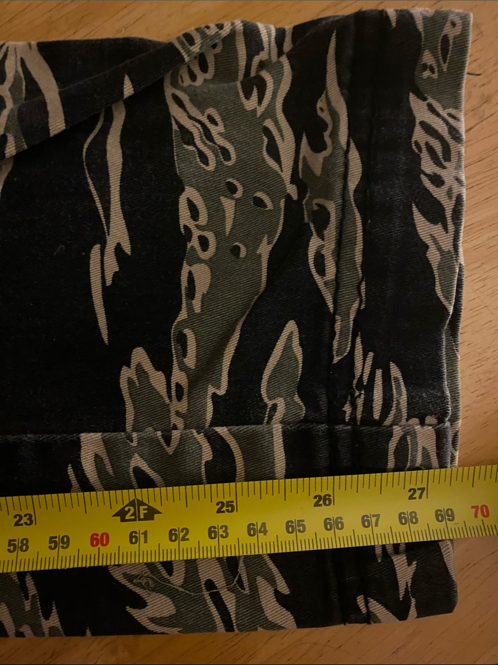 V! ECKŌ unltd camo pants size S pre-owned in good condition - Picture 11 of 13